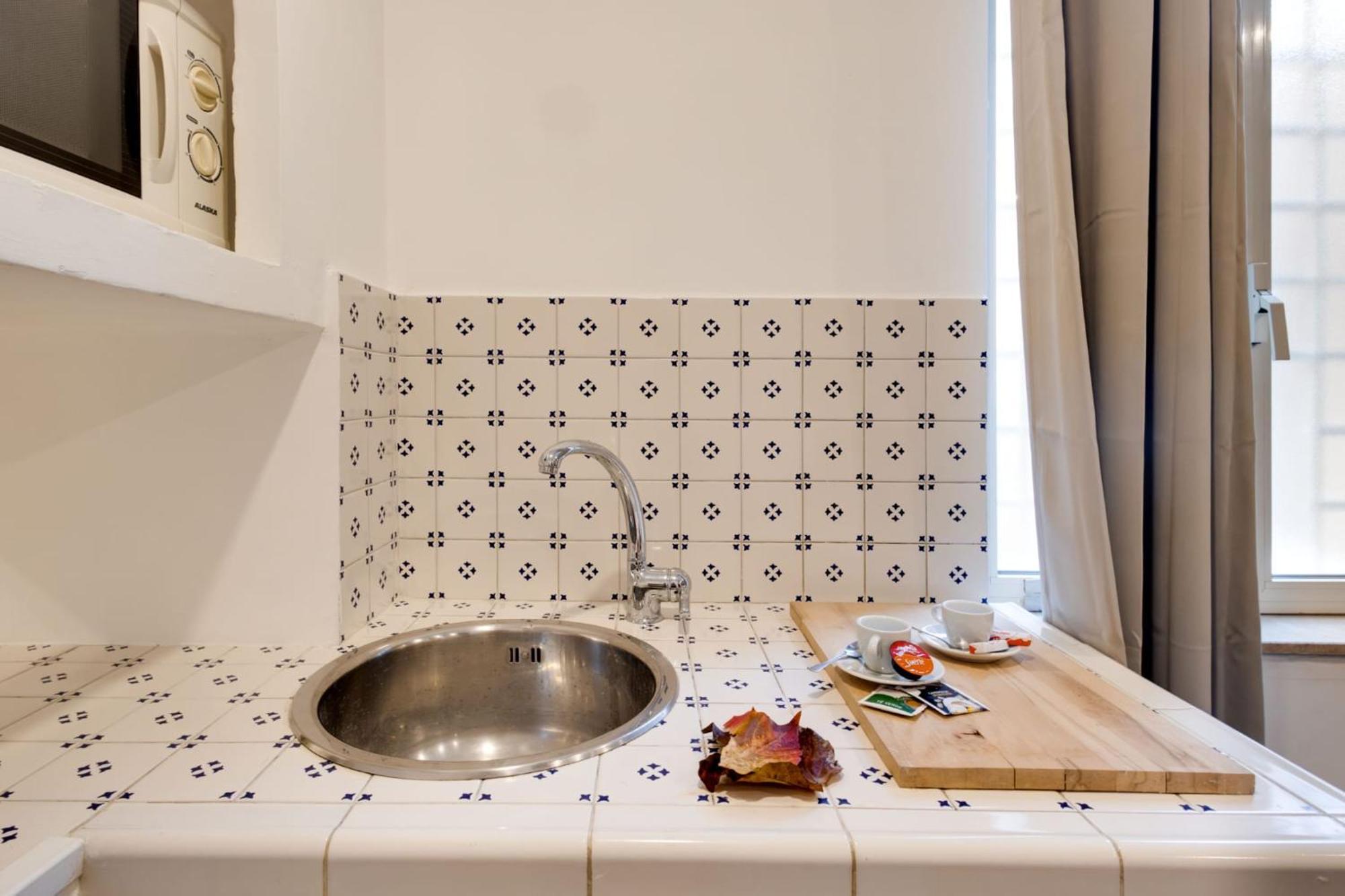 Отель Clavdia Mini Flat Рим Экстерьер фото